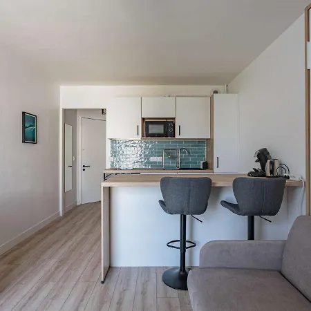 Refait A Neuf A Anglet, Proche Commerces & Plages, Avec Balcon Et Parking Gratuit - Fr-1-3-594 Apartment *