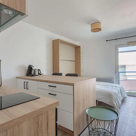 Refait A Neuf A Anglet, Proche Commerces & Plages, Avec Balcon Et Parking Gratuit - Fr-1-3-594